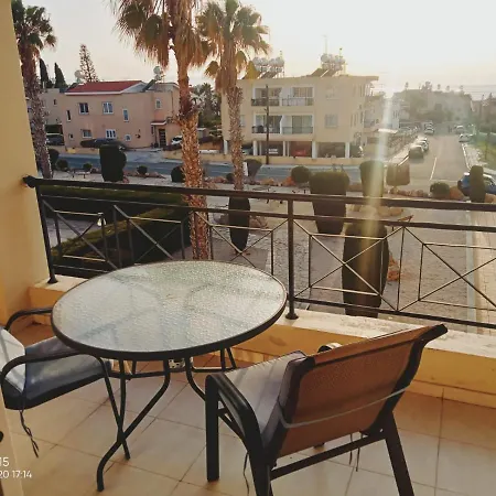 3 Bedroom Apatment Apartament Klorakas