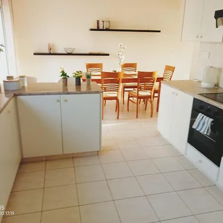 3 Bedroom Apatment Klorakas