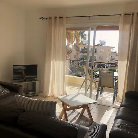 3 Bedroom Apatment Klorakas